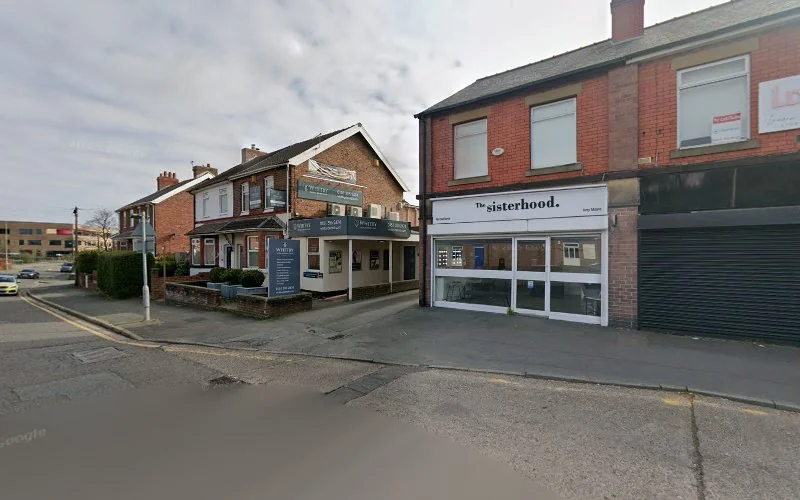 Bennett R - Dental clinic in Ellesmere Port