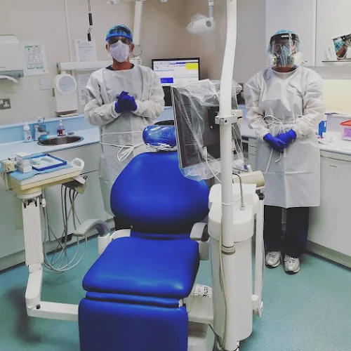 Aromaden Dental and Implant Clinic - Dentist in Teddington