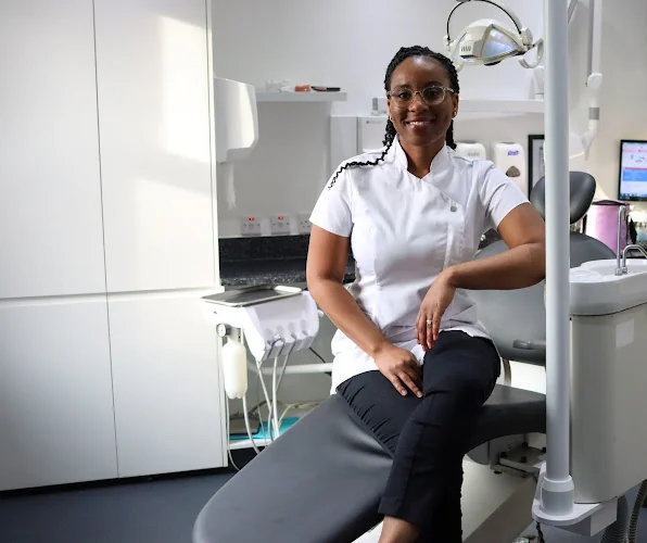 Dr Kayleigh Vassel - Dental clinic in UK