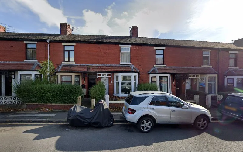 Henthorn David - Dental clinic in Blackburn