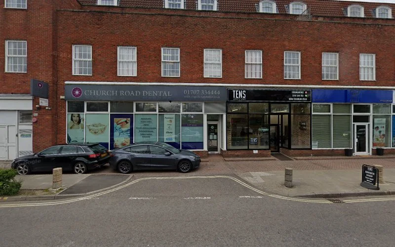 Dr Georgios Chatzopoulos - Dental implants periodontist in Welwyn Garden City