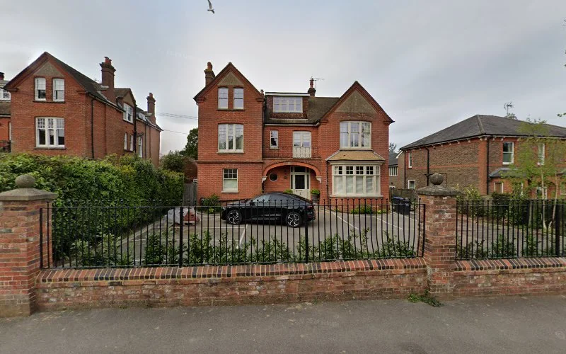 Dehlsen Thomas - Dentist in Haywards Heath