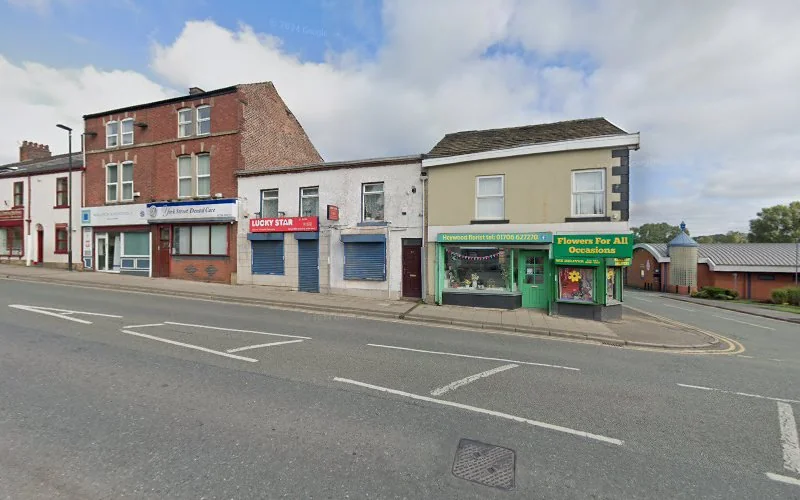 Dr R Khansary - Dentist in Heywood