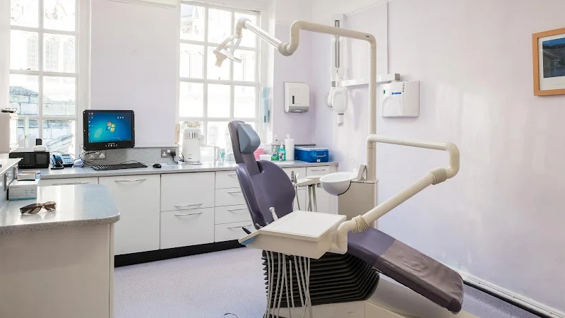 Hopkins & Poyner Dental Practice - Dentist in York