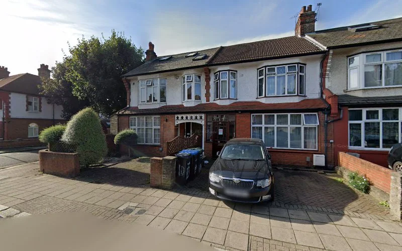 Georghiou L K - Dental clinic in London