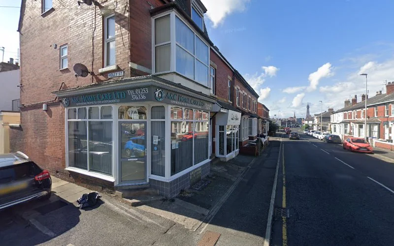 Blackpool Denture Centre - Dental clinic in Blackpool