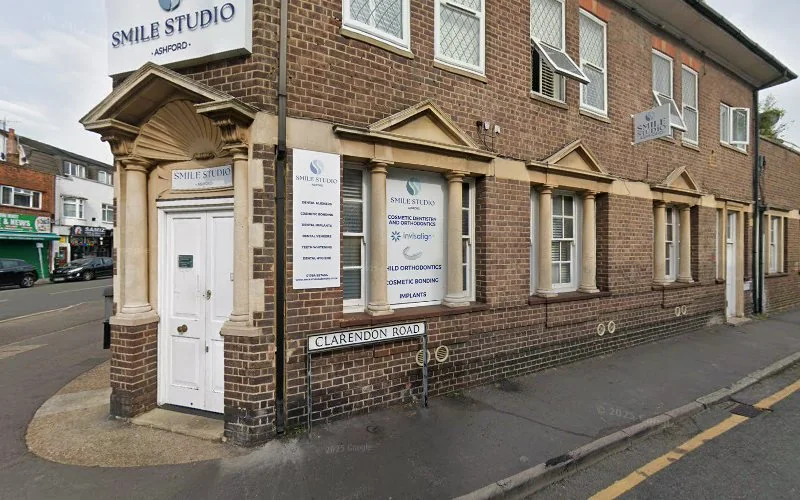 Smile Studio Ashford - Dental clinic in Ashford