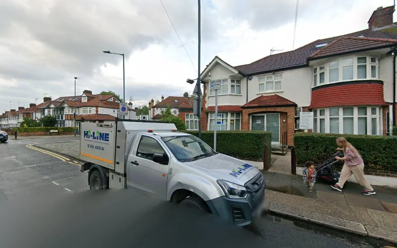 Sanjay Gupta - Dental clinic in London