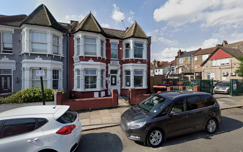 Westbury Dental Practice - Dental clinic in London