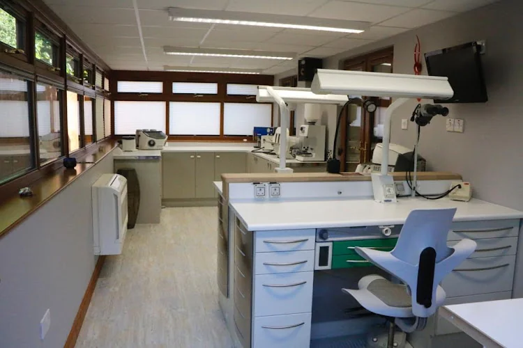 Mark Bladen Dental Technician - Dental laboratory in Worcester