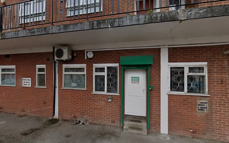 Khan I - Dental clinic in Bedworth