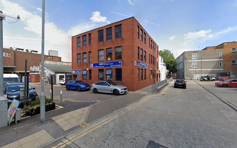 Smileright - Dentist in Swindon