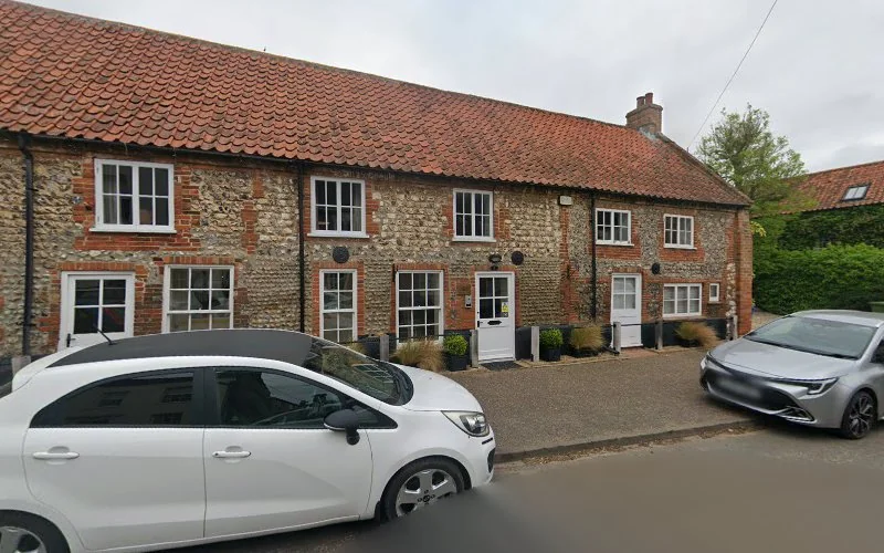 Burnham Market Dental Surgery/ Dr N Amin - Dental clinic in King's Lynn