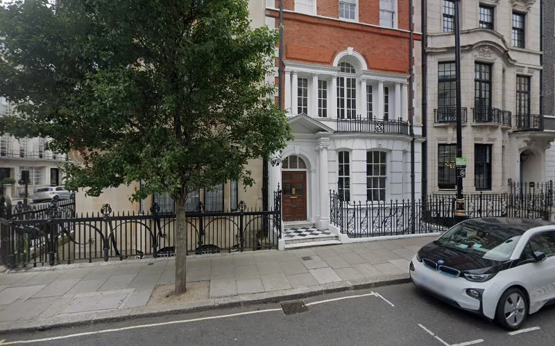 Implant and Cosmetic Dentists London - Cosmetic dentist in London