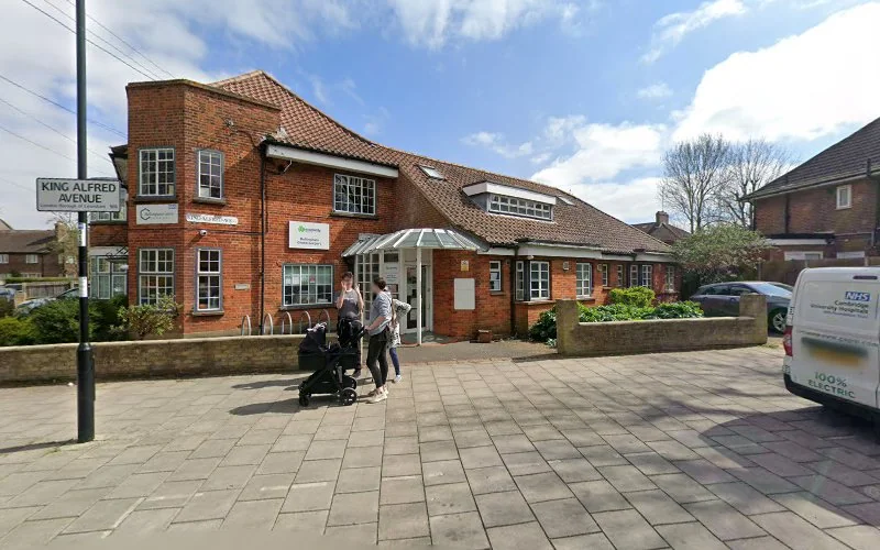 Dighe Edwina - Dental clinic in London