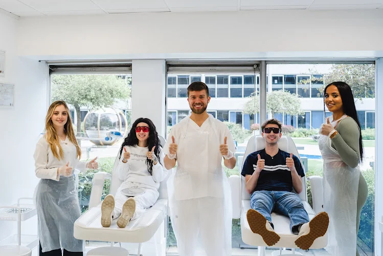 Harley Street Smiles - Teeth whitening service in Derby