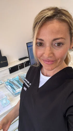Beautifulsmilesbyas - Cosmetic dentist in UK
