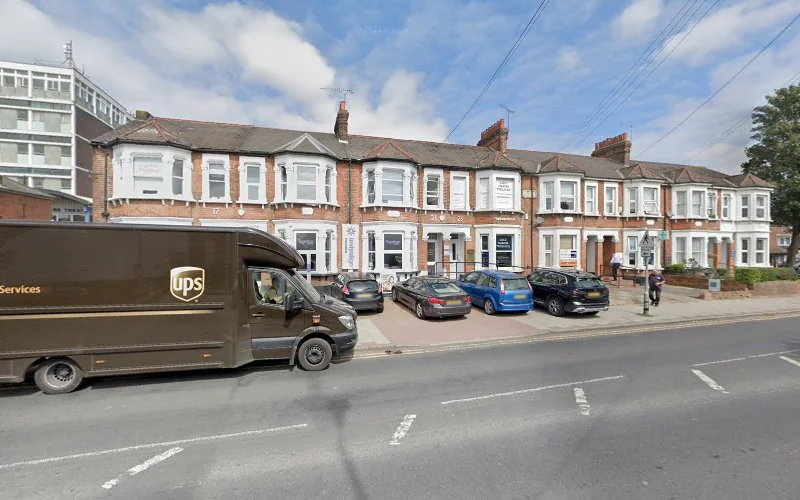 R T Davey - Dental clinic in Brentwood