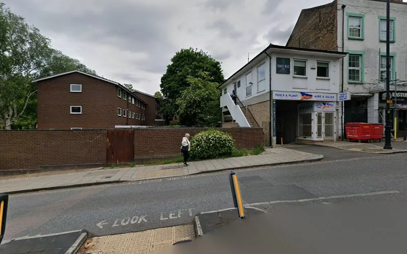 Seal Dr - Dental clinic in London