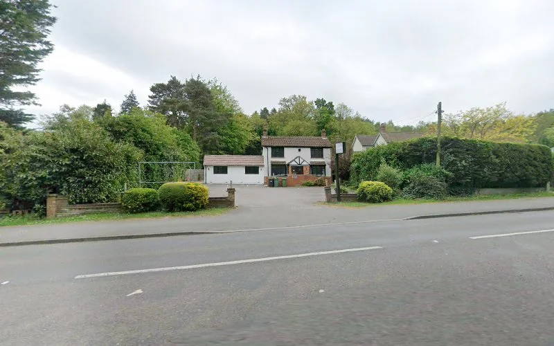 Pennyhill Dental Care - Dental clinic in Bagshot