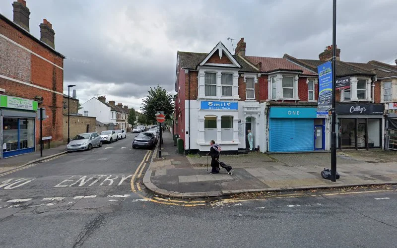 Sullman Russell - Dental clinic in London