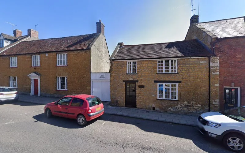 Stankiewicz N - Dental clinic in Castle Cary