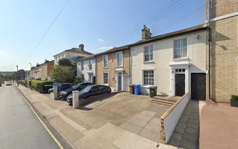 Dr Leena Joseph - Dentist in Ipswich