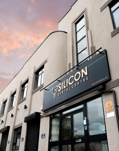 Dentist Perivale - Silicon Dental Centre - Dentist in Greenford