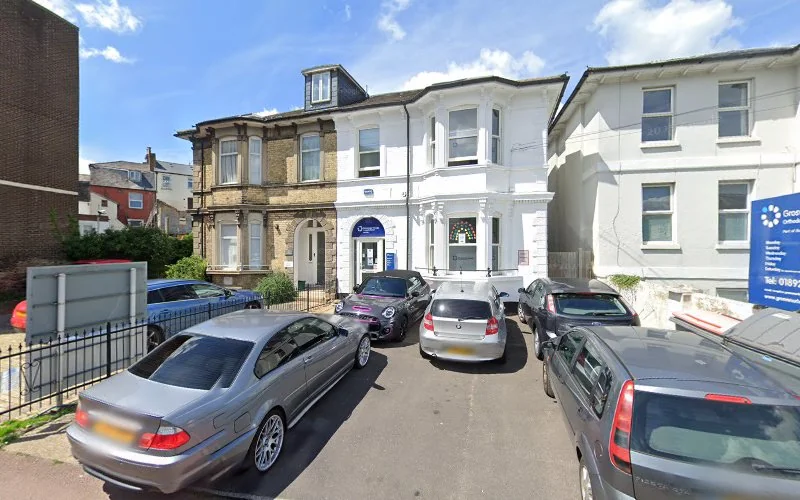 Dr Zaid Esmail Tunbridge Wells Orthodontist - Orthodontist in Tunbridge Wells