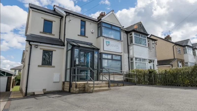 R Dental Clinic - Dental clinic in Bradford