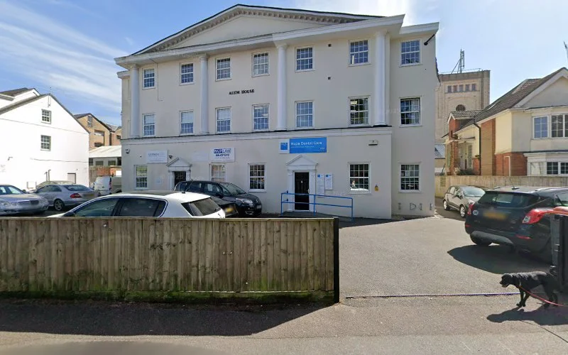Kolahy H - Dental clinic in Bournemouth