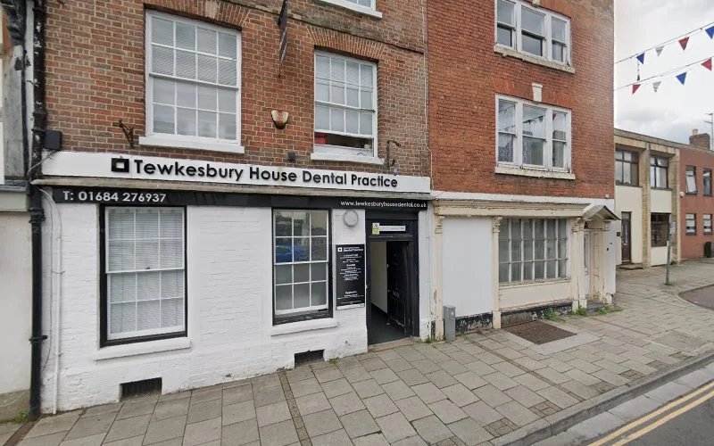 Dr Muhammed Salman - Tewkesbury House Dental Practice - Dental clinic in Tewkesbury