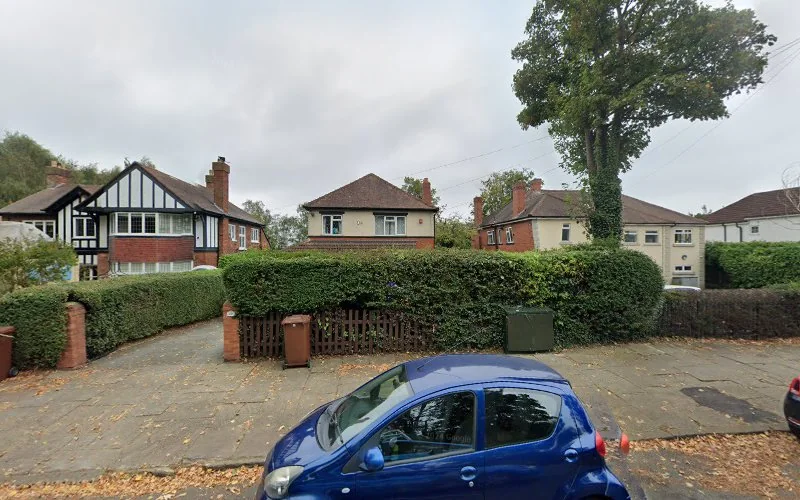 Dr. C Betts - Dental clinic in Leeds