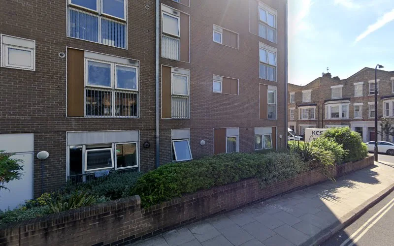 Szmile Dzentiszt - Invzisazlign | Bzraces | Dezntal Imzplaznts - Wezst Hampsztead - Orthodontist in London