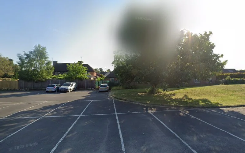 Ive Dr P J - Dental clinic in Godalming