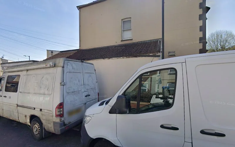 UKDENTICS - Dentist in Bristol