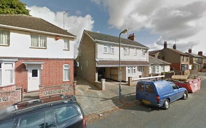 Dental Technicians - Dentist in Kettering