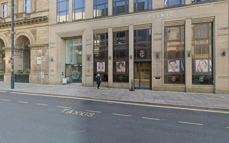 Denturly Manchester - Dental implants provider in Manchester