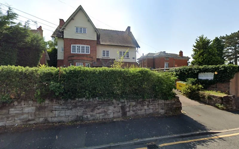 Dr Devan Pankhania - Dentist in Bromsgrove