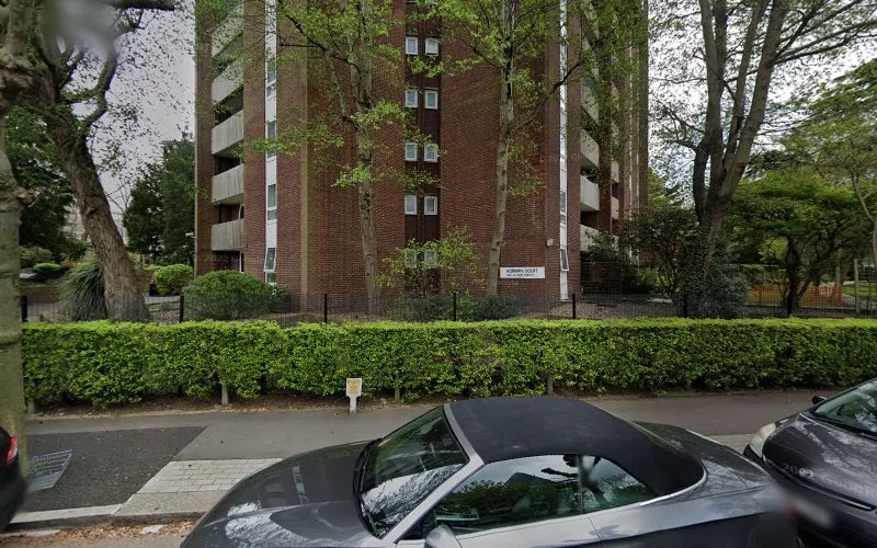 Nether Street Dental Practice - Dental clinic in London