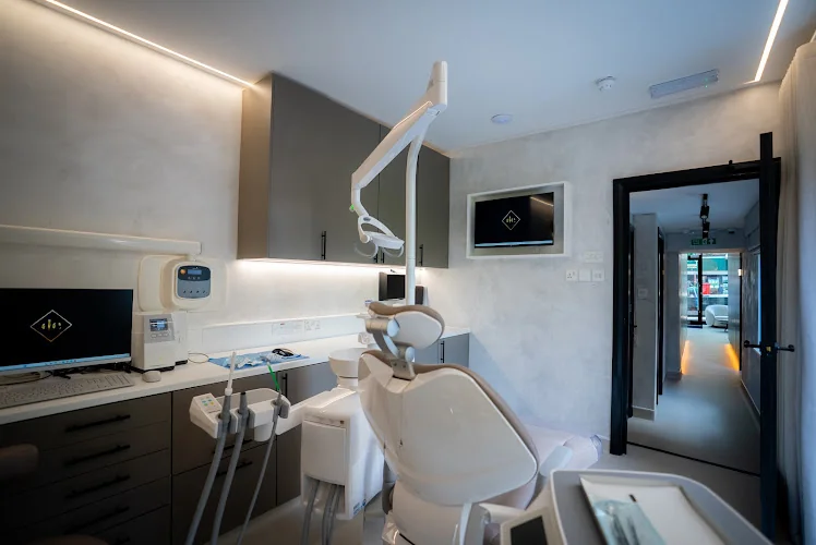 Dental Excellence - Cosmetic dentist in London