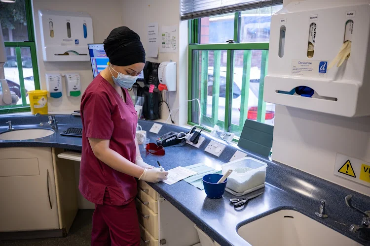 Bhandal Dental Practice (Coventry) - Cosmetic dentist in Coventry