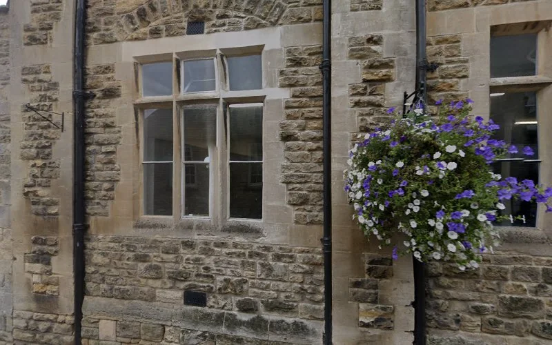 Bassett-Cross M J - Dental clinic in Malmesbury