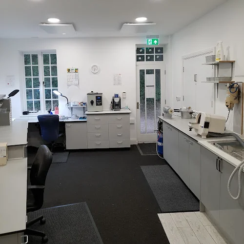 Kendall Dentures LTD - Dental laboratory in Sheerness