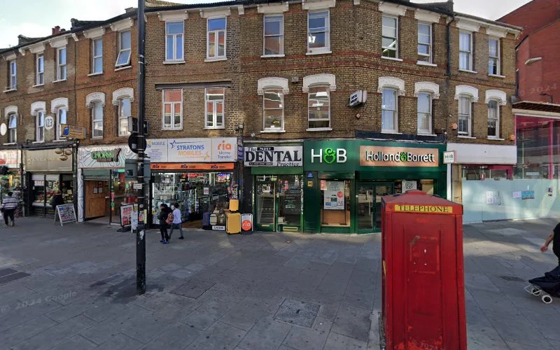 Harier Ankett - Dental clinic in London