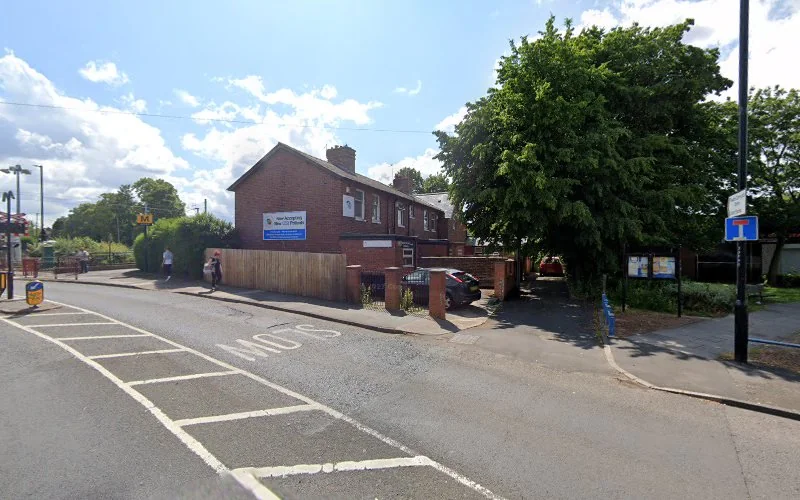 Dr B Mohri - Fawdon Family Dental Practice - Dental clinic in Newcastle upon Tyne