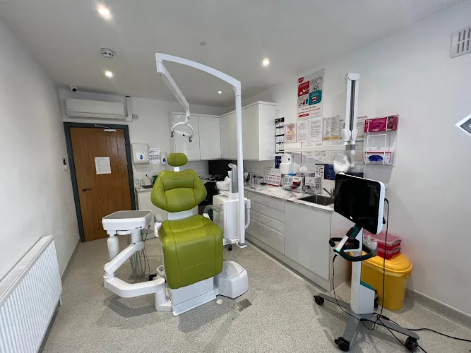 JR Dental - Dentist in Westcliff-on-Sea