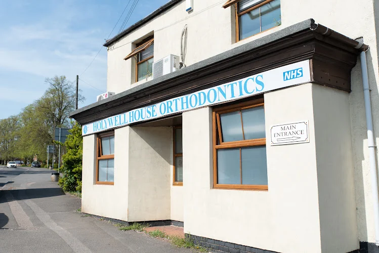 Holywell House - Dental clinic in Hinckley