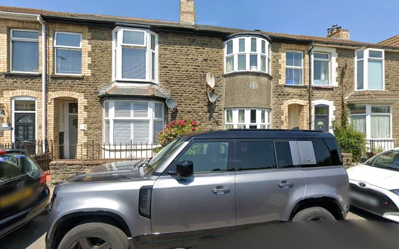 Young D S - Dental clinic in Caerphilly