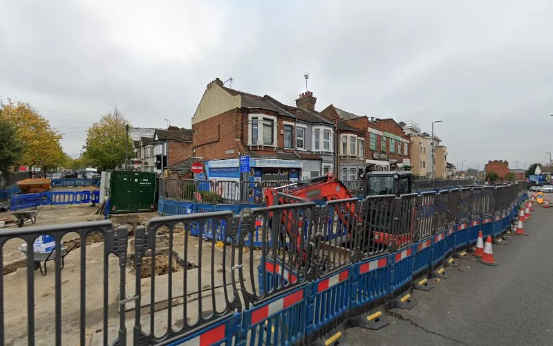 Wardle C - Dental clinic in London